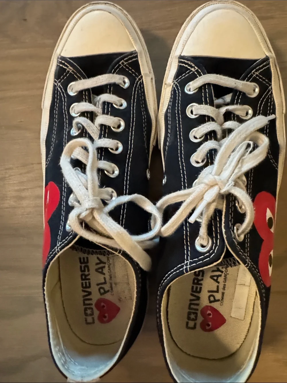 Comme des Garçons PLAY x Converse Black Low-Top Sneakers‎ with Red Heart